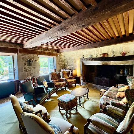 Maison De Caractère Au Cœur Des Volcans D'auvergne * Gelles