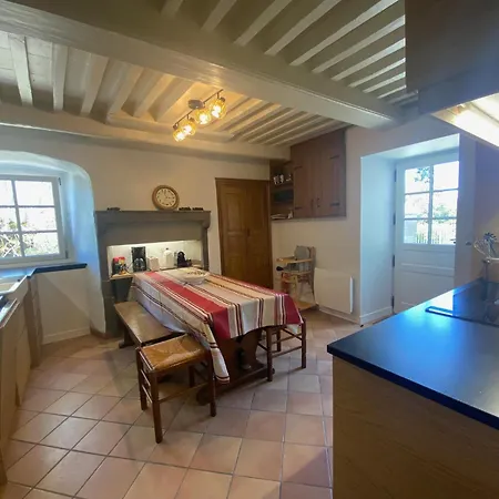 Villa Maison De Caractère Au Cœur Des Volcans D'auvergne Gelles
